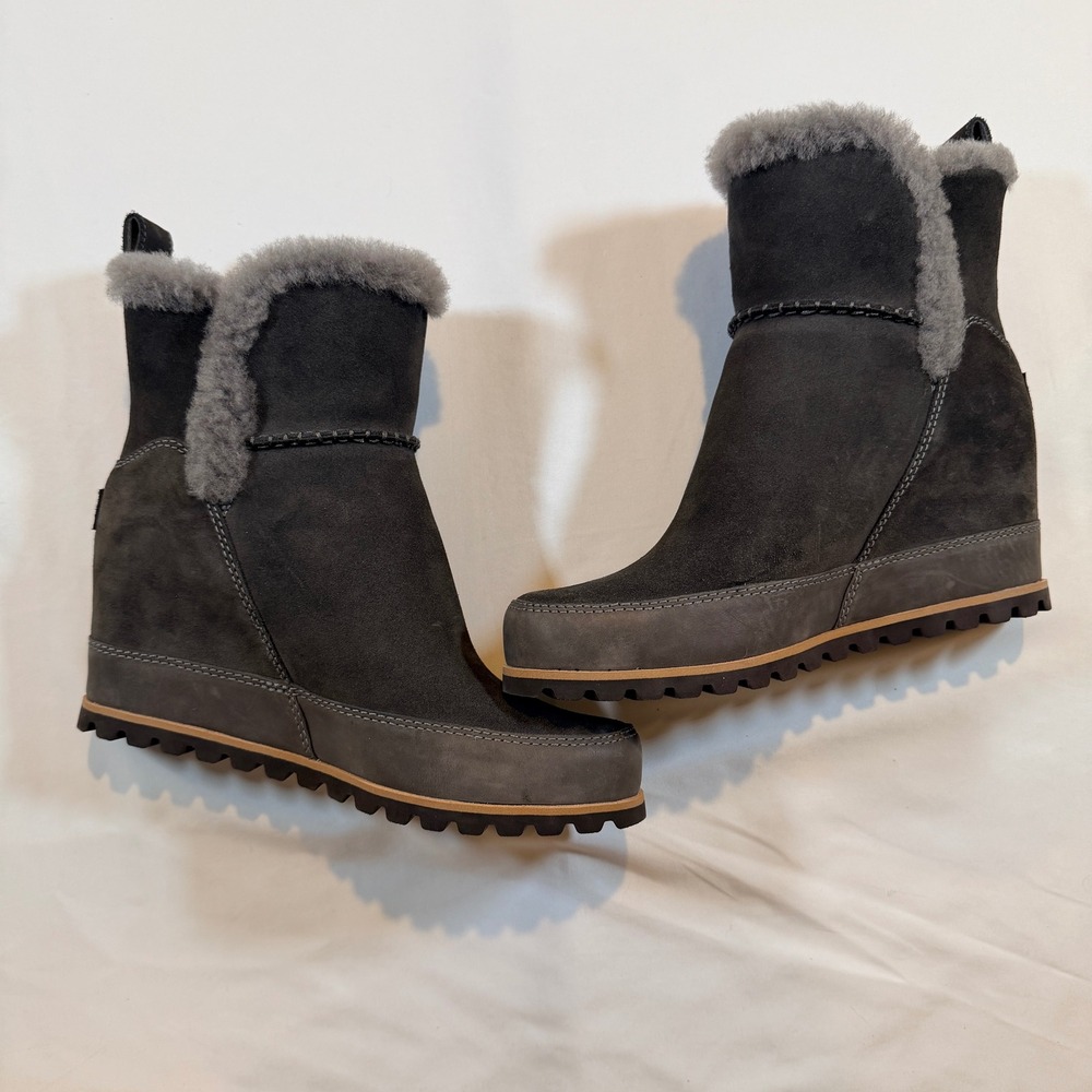 Brand New Ugg Wedge Boots - Picture 7 of 7